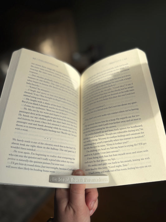 Page Holder with Custom Slogan